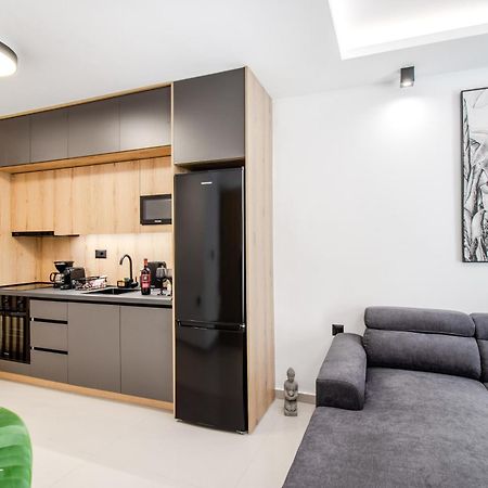 New Luxury Apartment Near Center With Garden View Bendevís Eksteriør billede